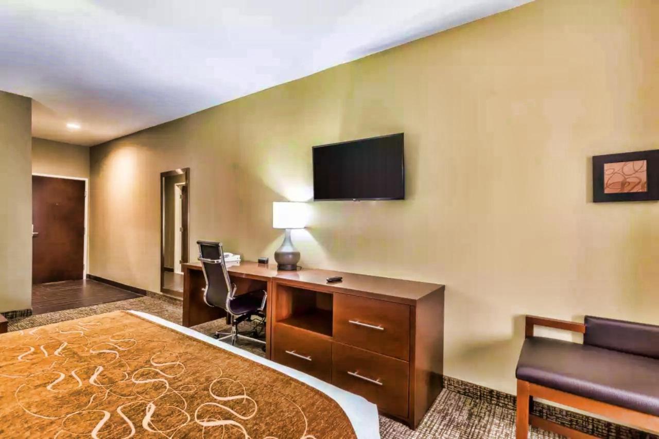 Comfort Suites Houston I45 North Aldine Exterior photo