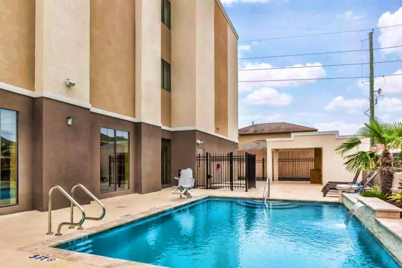 Comfort Suites Houston I45 North Aldine Exterior photo